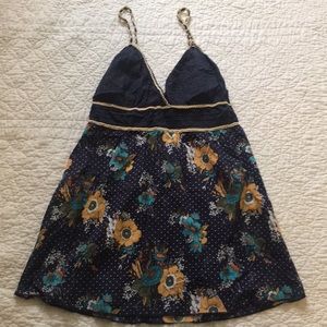 5/$25 Forever 21 Floral Crotchet Trim Tank Top